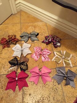 Cheer bows