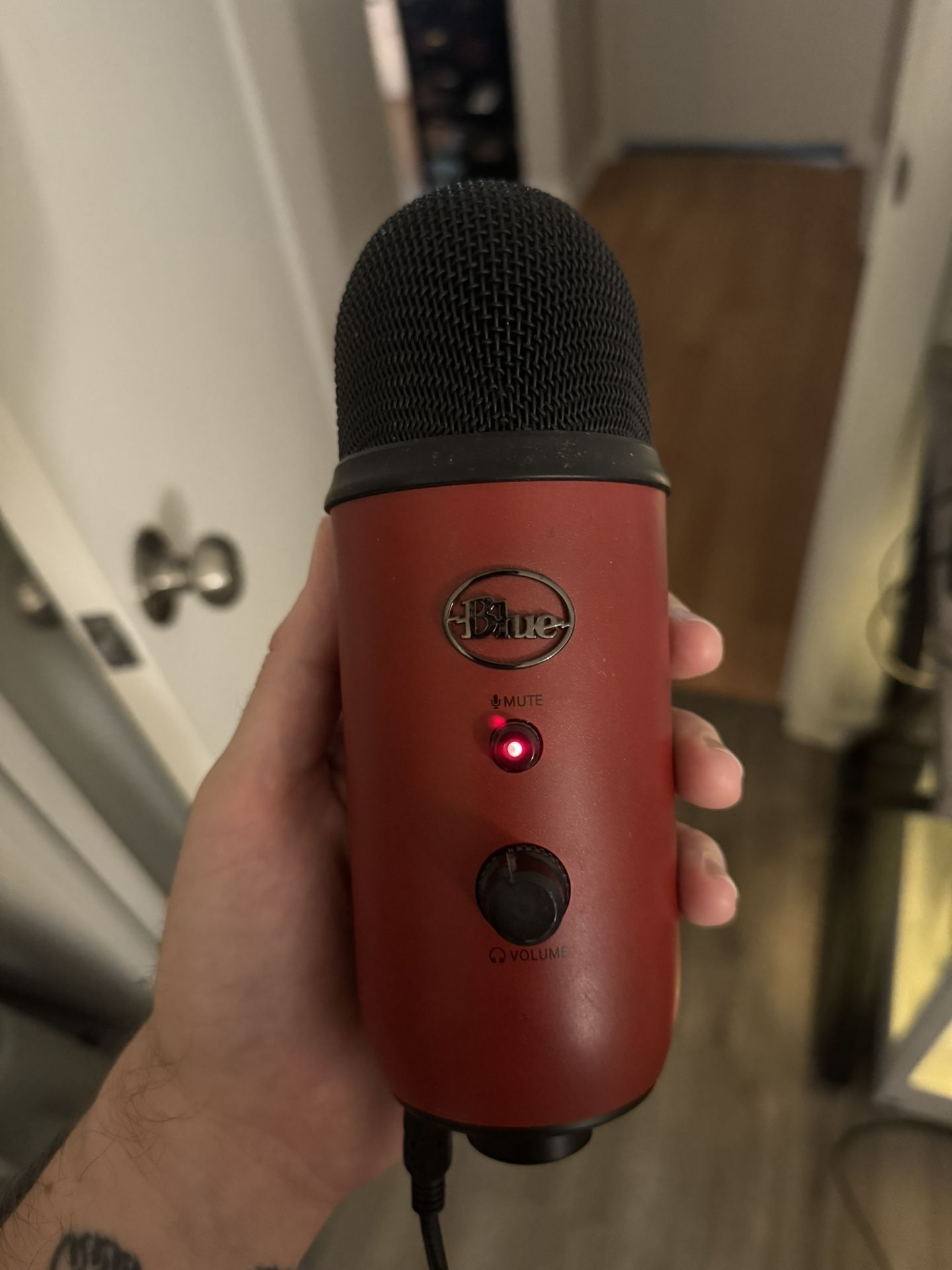 BLUE YETI USB MICROPHONE