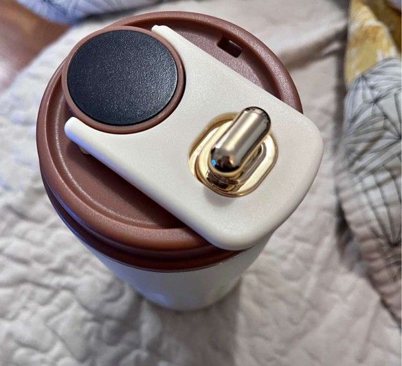 Insulated water bottle for