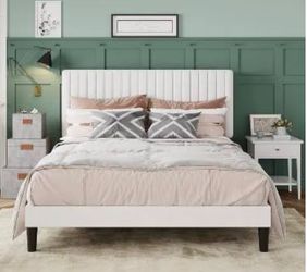 Queen size white velvet plqtform  bedframe