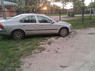 2004 Volvo S-60