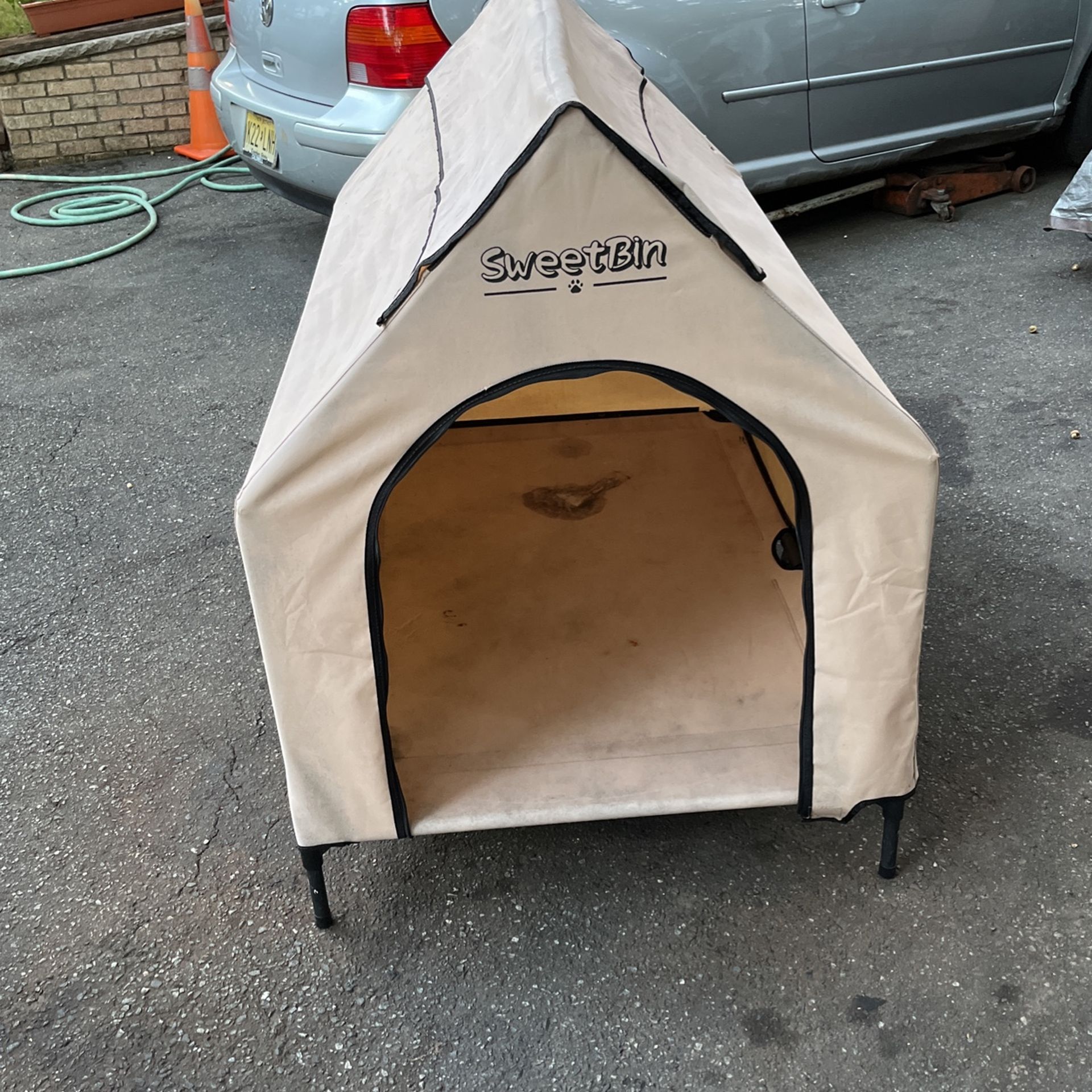 Dog House