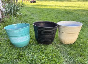 Garden Elements brushed indoor/outdoor plastic planters