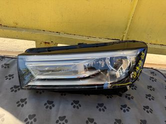 2018-2020 AUDI Q5 LH HEADLIGHT OEM