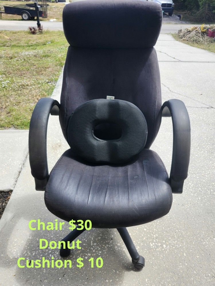 Comfortable office chair with Donut cushion. Serious Buyers 🚨