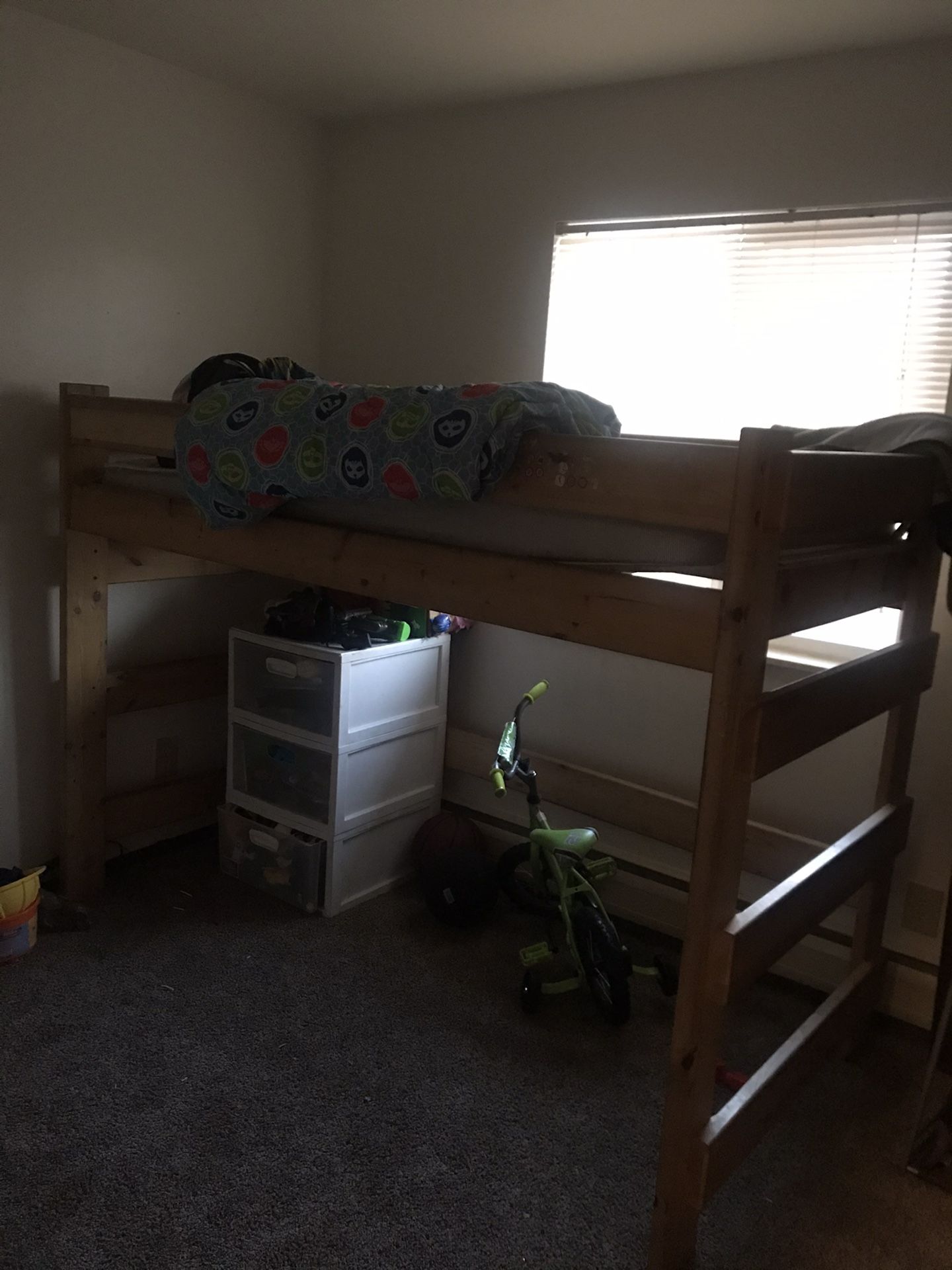 Kids full bunk bed