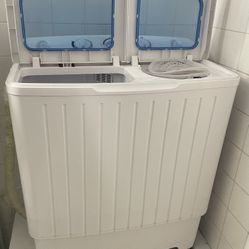 Small Washer  $100 OBO 