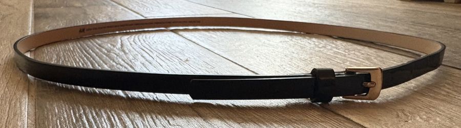 H&M Women’s Shiny Black Belt Size M