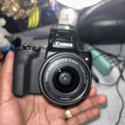 Canon M50 Camera + Lens + 128GB SD Card + 2 Batteries – Ready to Shoot