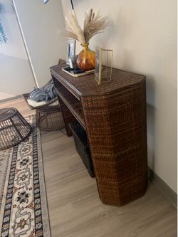 Table/wicker