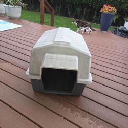 Dog House Medium 