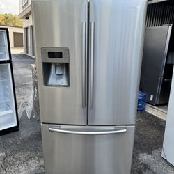 Samsung Refrigerator Good Condition Everything Works Fine 