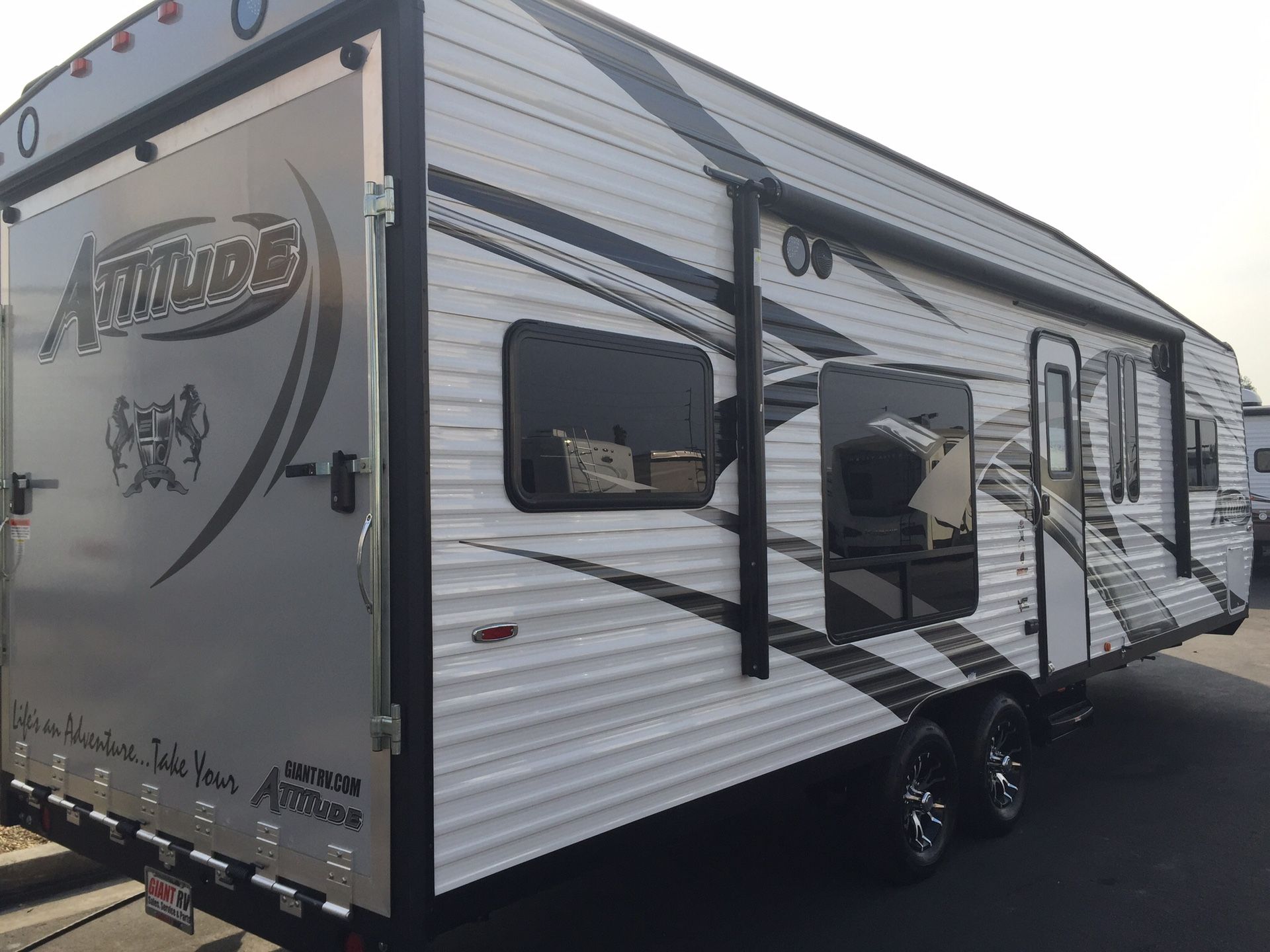 2016 eclipse attitude toy hauler 27sa trailer