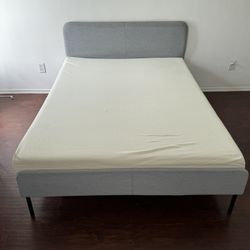 Bed frame and mattress 