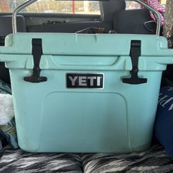 YETI COOLER