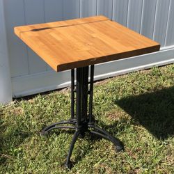Beautiful Iron Base Bistro Table. Top 24”x24” Height 30”. 