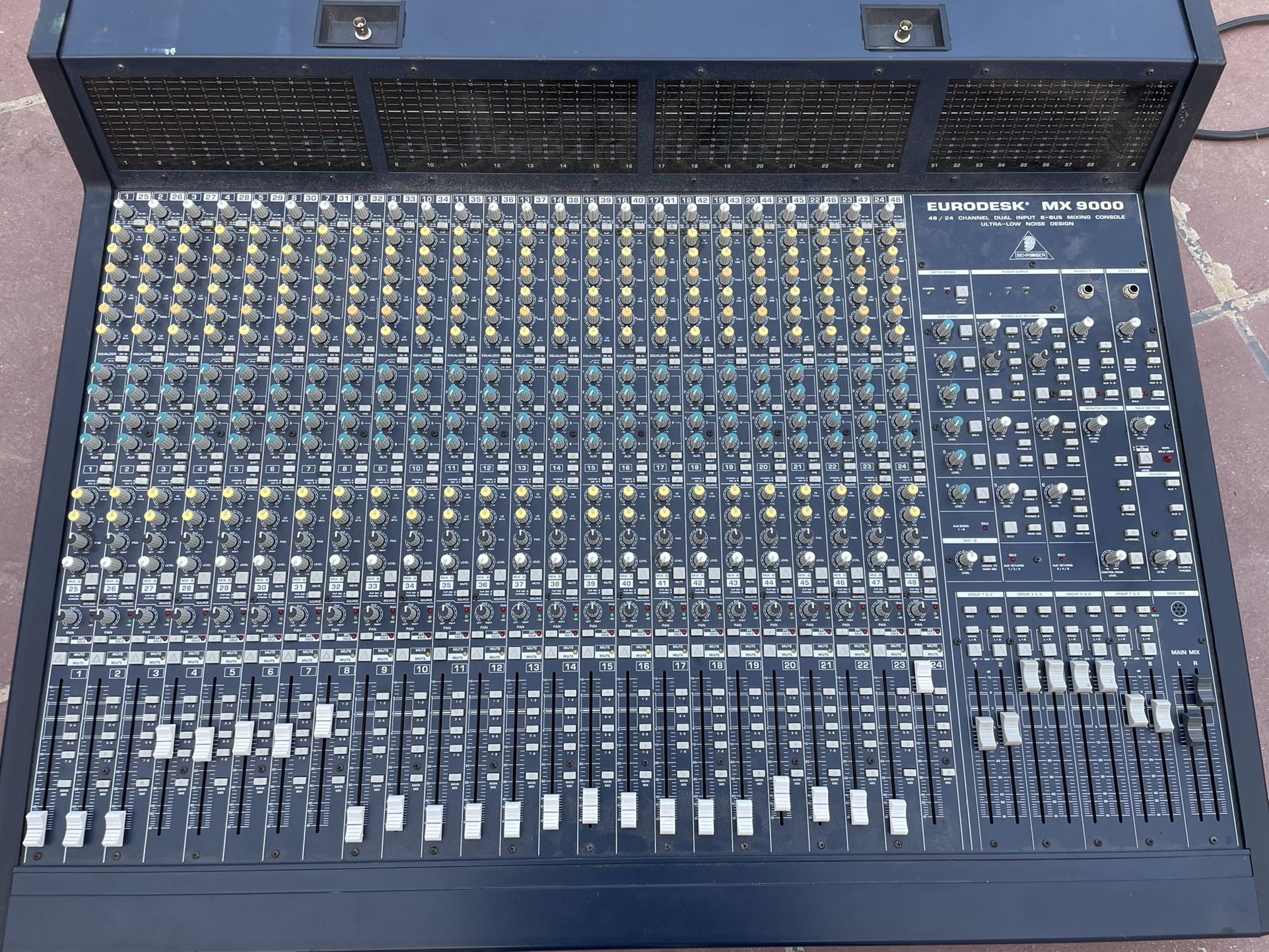 Behringer MX9000