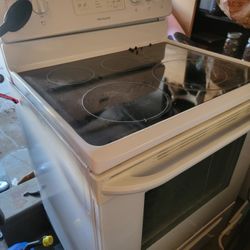 Frigidaire Electric Oven / Stove 