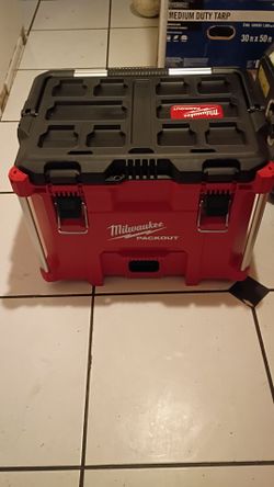 Milwaukee packout tool box