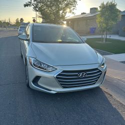 2017 Hyundai Elantra 