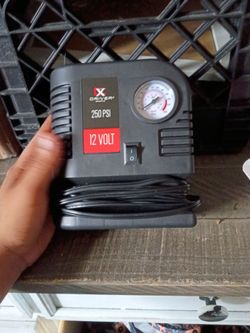 X Driver 12V 250 PSI Portable Air Compressor