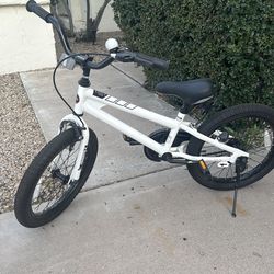 Royal baby 18 white bike