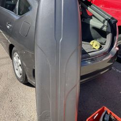 Samsonite Hard-Sided Golf Travel Case Missing One one of the standup rolling legs, but is complete with the walking rollers