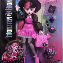 Monster High Core Refresh Draculaura with Count Fabulous G3 NEW!