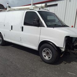 Parting Out GM Van Parts Savana And Express Vans OEM Chevy GMC 6.0 LS L96 6l90