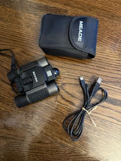 MEADE CaptureView II Digital Camera Binoculars with Case & USB Cable