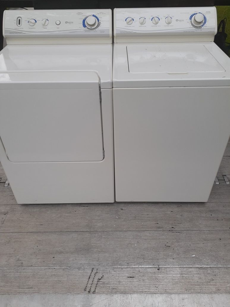 Maytag washer dryer set(GAS DRYER) (BISQUE) for Sale in West Palm Beach