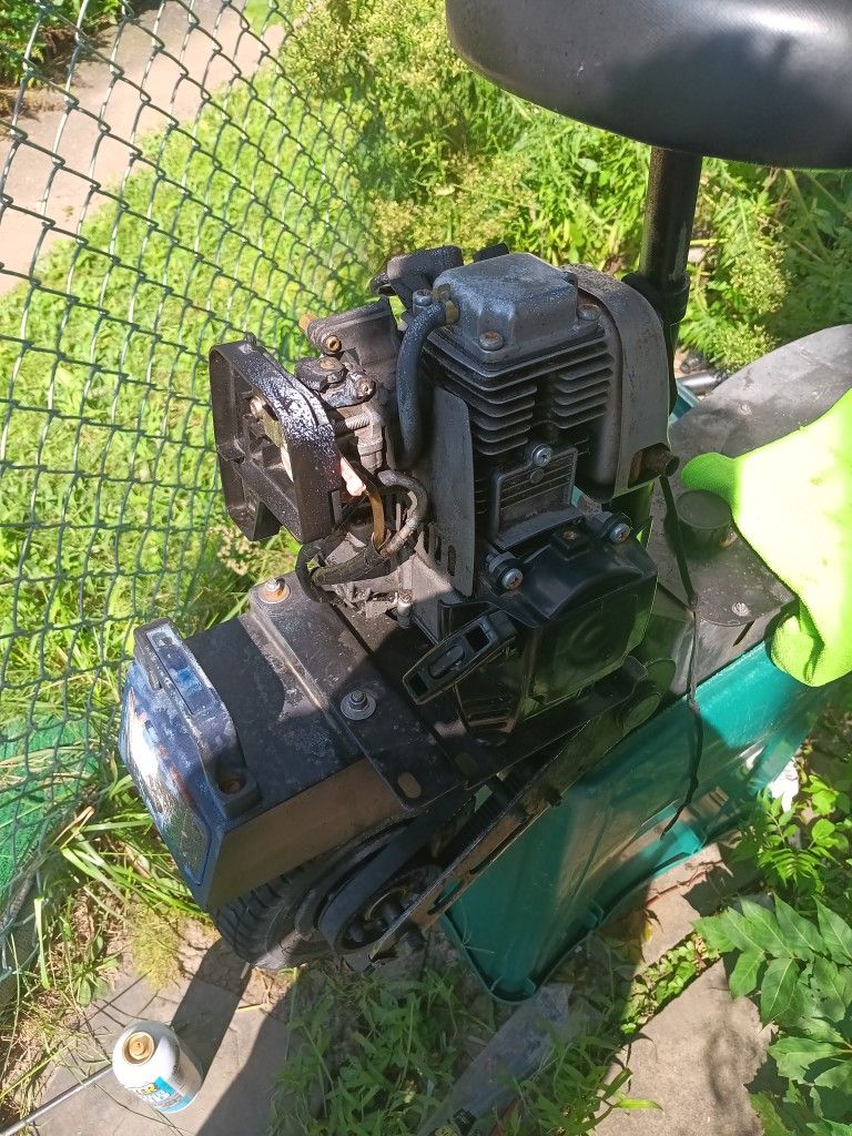 Eh035 Engine Gas Powered Sit-down Scooter