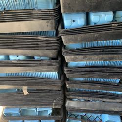 4 Inch Pots 16 Count And One Black Flat2$