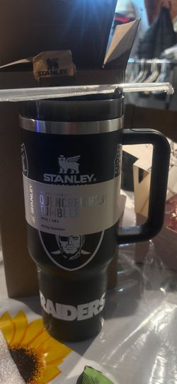 Stanley Quencher H2.0 40oz Las Vegas Raiders Tumbler