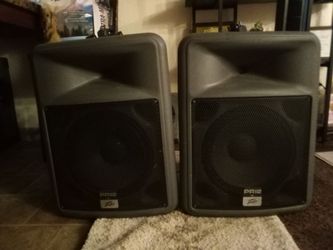 Two peavey non-powered speakers
