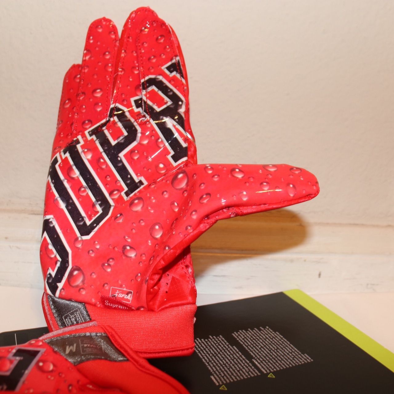 Nike vapor supreme gloves sales
