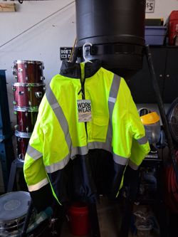 4xl pyramid work jacket