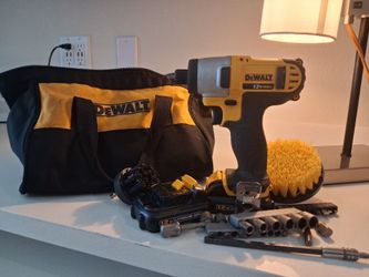 DEWALT XTREME 12-volt max Brushless 1/4-in Cordless Screwdriver