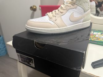 Air Jordan 1 Mid SE
