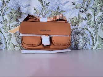 Mk crossbody nueva