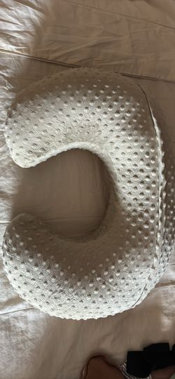 Nursing pillow