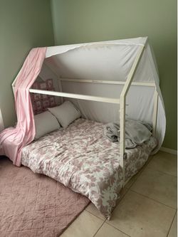 Girls House bed frame