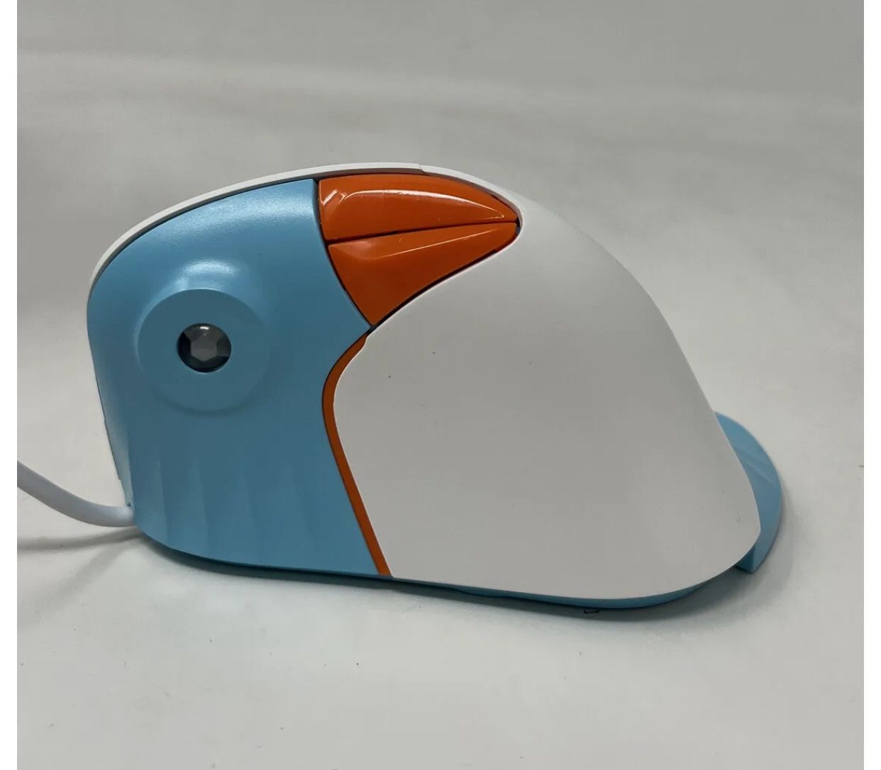 BRAND NEW IN BOX Dareu Bird Lm138 Vertical Ergonomic Usb Wired 6 Button Game Mouse Blue and White