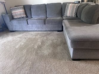 Gray Fabric Sectional Sofa with Right-Facing Chaise