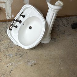 Pedestal Sink Vintage $50