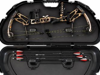 NEW / NEVER USED Bear Archery BR33 right-handed compound bow package.