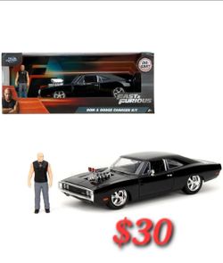 Dodge Charger R/T Black with Dom Diecast Figure "Fast & Furious