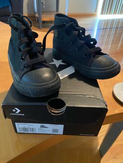 Boys size 8 converse