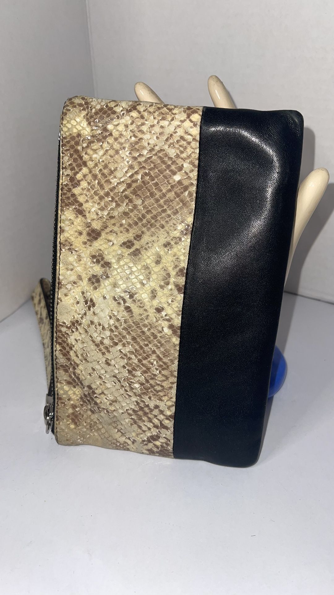 Henri Bendel Wristlet