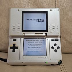 OG Nintendo ds with BRAND NEW SHELL and pen